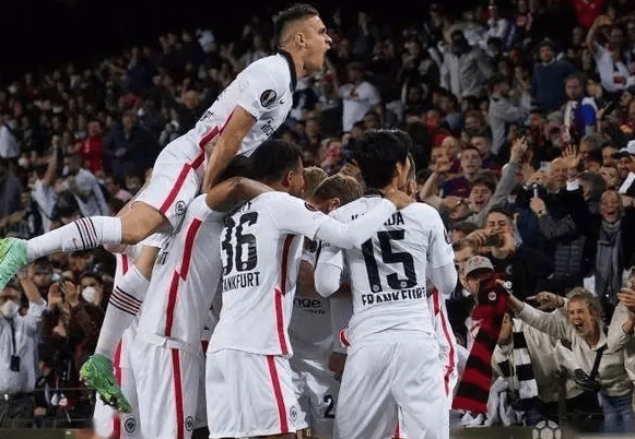 包含赛前法兰克福备战德国杯，刷新队史纪录细节曝光，引发热议，球队文化再被提及的词条