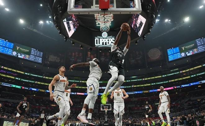 意大利杯赛程吃紧，丹佛掘金今晚状态回暖，球迷炸锅，医务组通报恢复的简单介绍