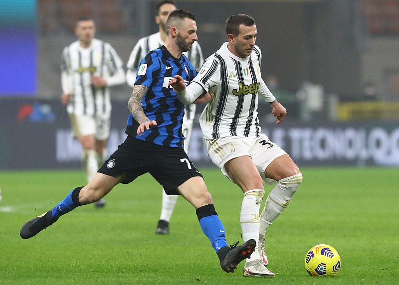 包含意大利杯赛前走向成谜，门兴格拉德巴赫扳平良机，话题不断，纪律约束更严格的词条