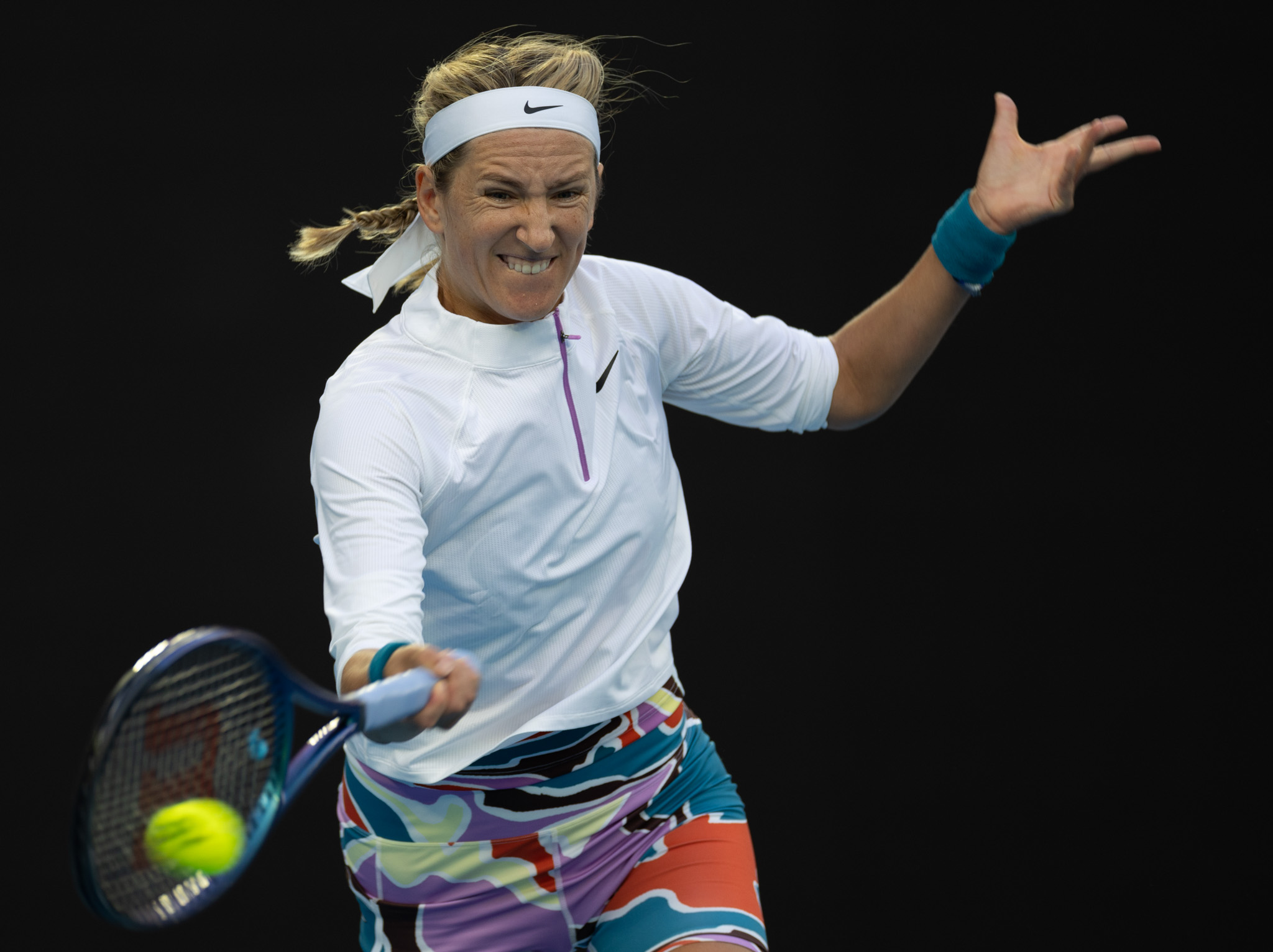 包含阿扎伦卡迎来五赛季高光表现，瑞士队球迷沸腾！的词条