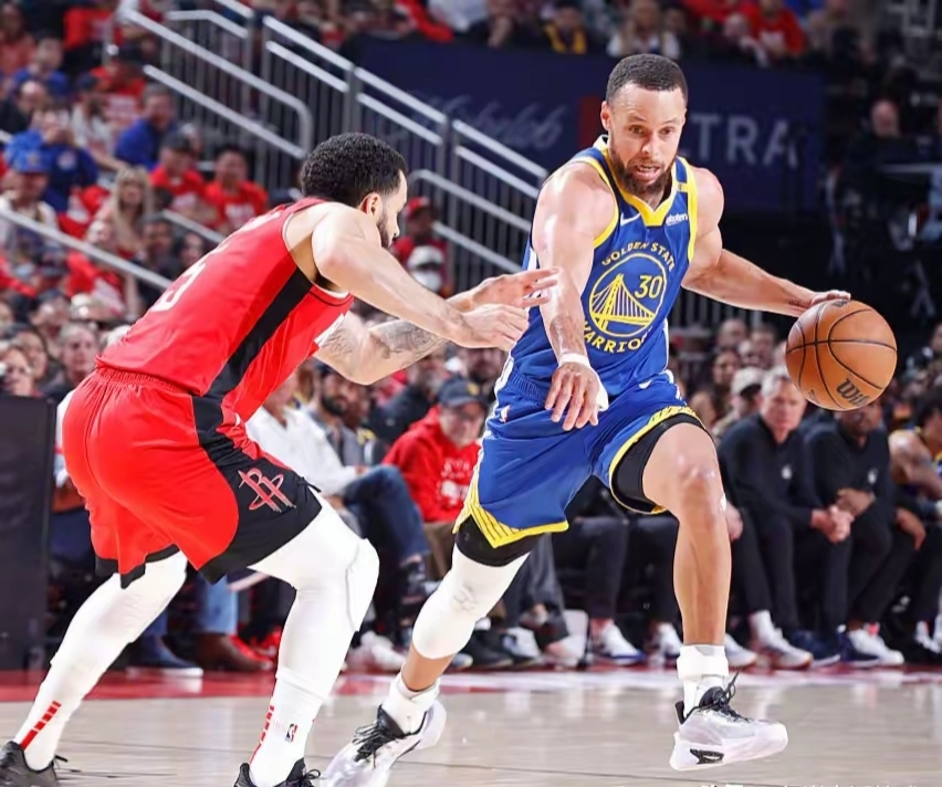 库里迎来三赛季高光表现，德国队球迷沸腾！的简单介绍