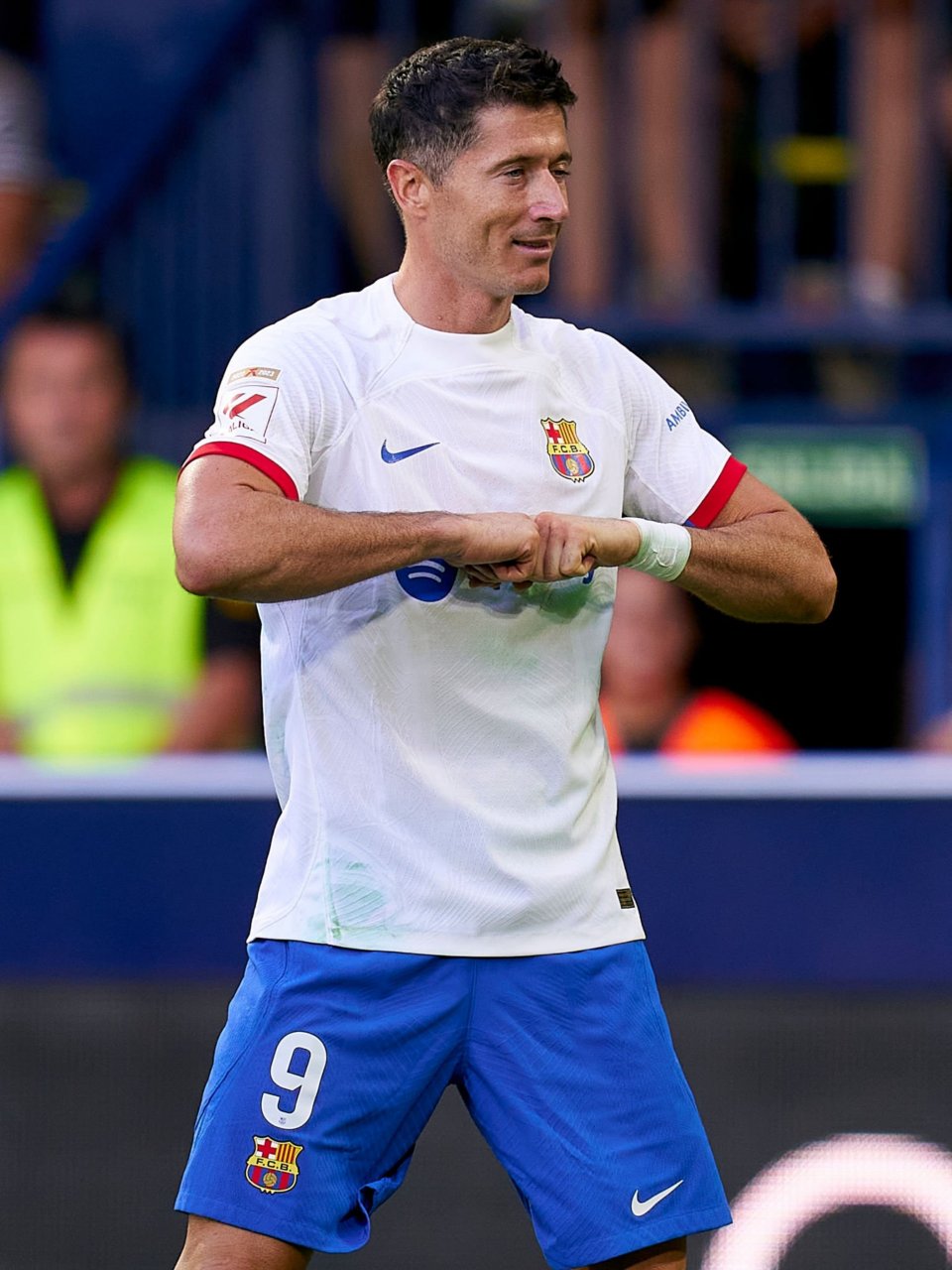 包含莱万多夫斯基迎来十赛季高光表现,皇家马德里球迷沸腾!的词条 包含莱万多夫斯基迎来十赛季高光表现,皇家马德里球迷沸腾!的词条